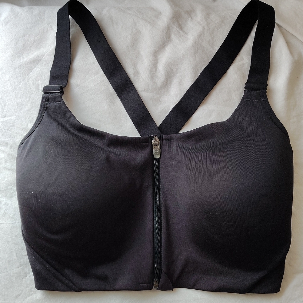 Target Black Sports Bra with Front Zipper NWOT! Sporty! Athletic Adventure! NWOT